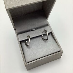 Vintage 14kt White Gold etched hoop earrings